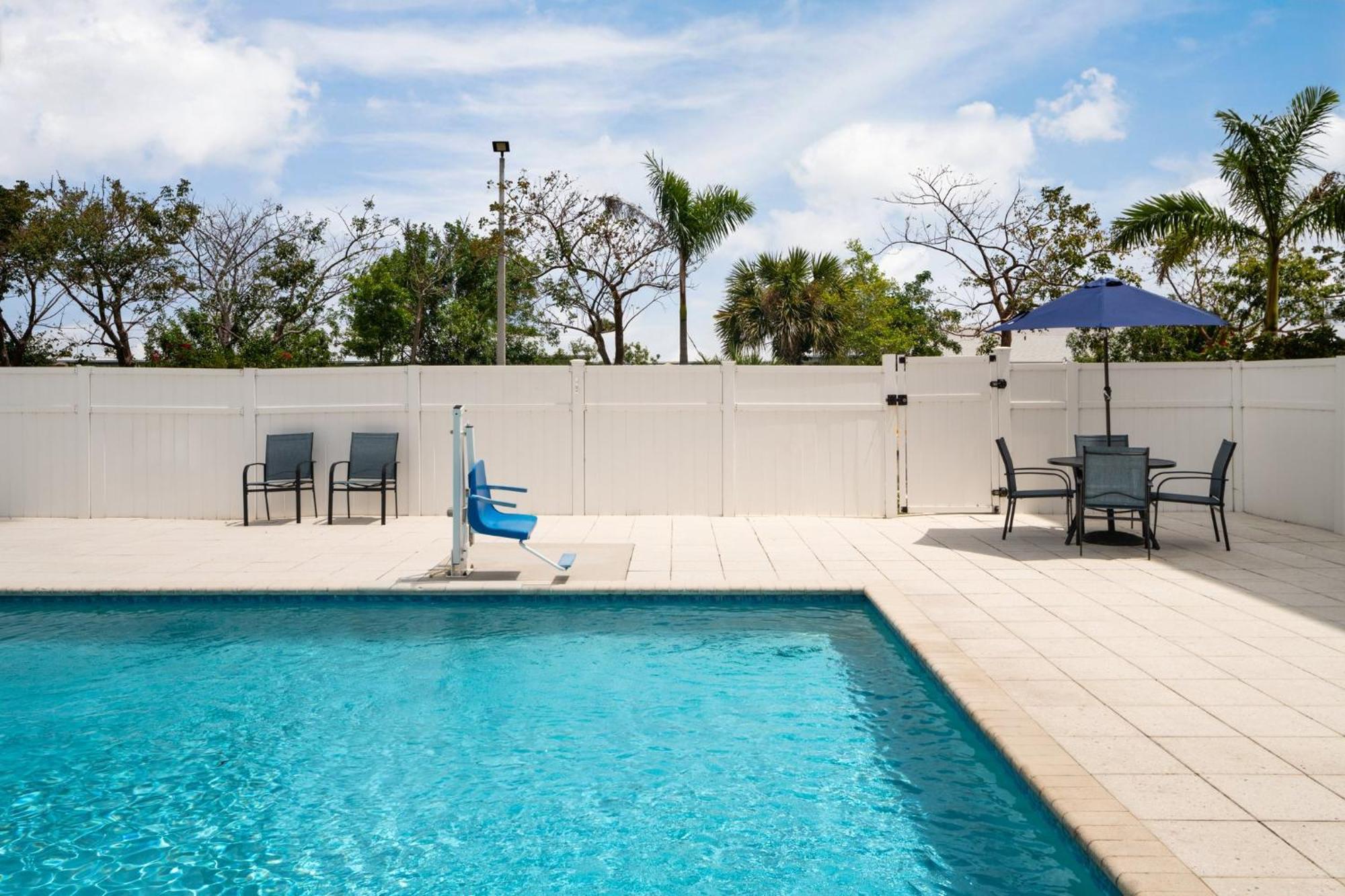 Holiday Inn Express & Suites Boynton Beach West By Ihg Екстер'єр фото